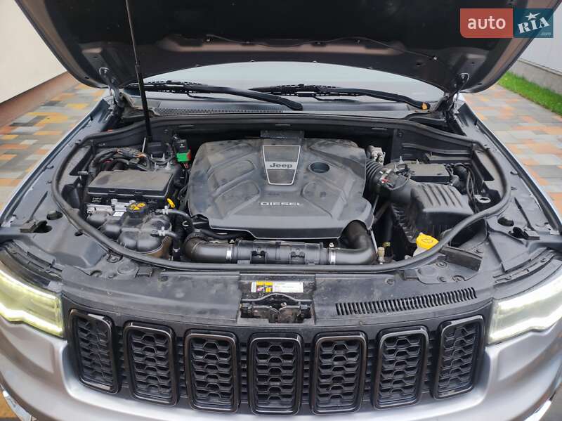 Внедорожник / Кроссовер Jeep Grand Cherokee 2016 в Черкассах