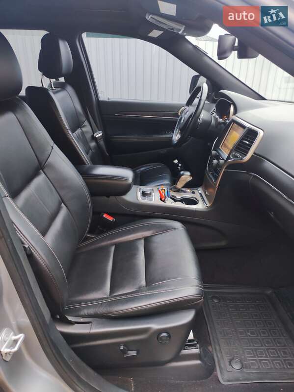 Внедорожник / Кроссовер Jeep Grand Cherokee 2016 в Черкассах