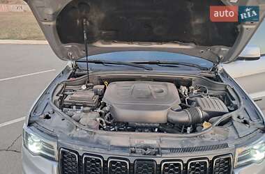 Внедорожник / Кроссовер Jeep Grand Cherokee 2020 в Кривом Роге