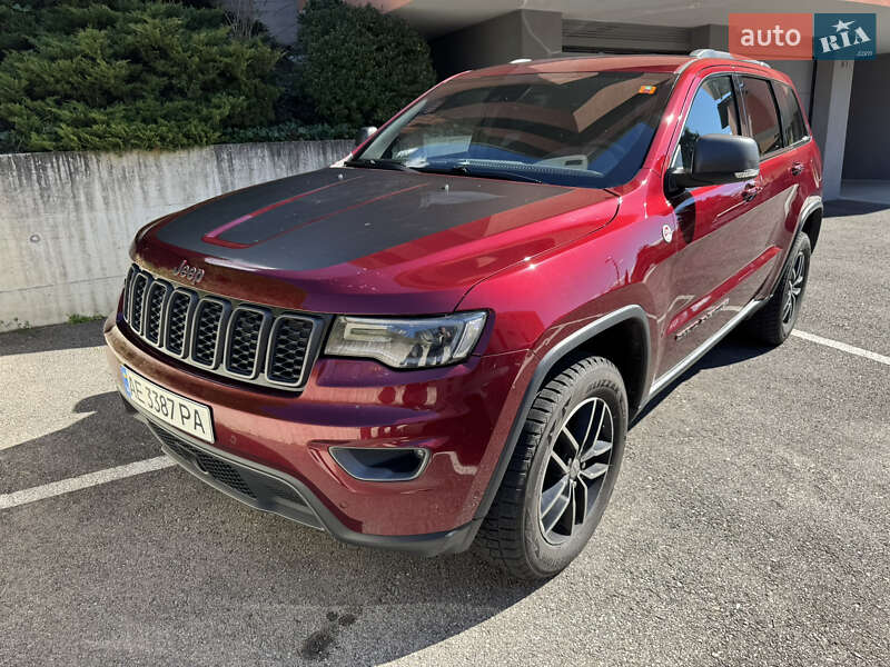 Внедорожник / Кроссовер Jeep Grand Cherokee 2016 в Киеве
