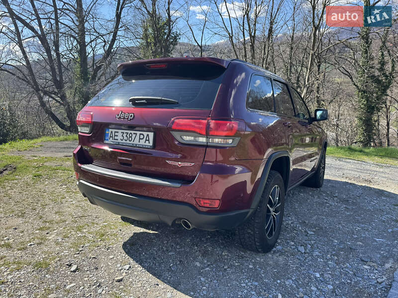 Внедорожник / Кроссовер Jeep Grand Cherokee 2016 в Киеве