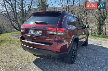 Внедорожник / Кроссовер Jeep Grand Cherokee 2016 в 