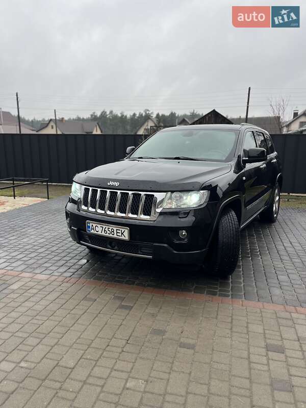 Внедорожник / Кроссовер Jeep Grand Cherokee 2012 в 