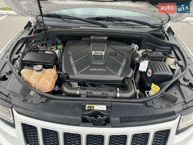 Внедорожник / Кроссовер Jeep Grand Cherokee 2015 в Киеве