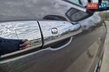 Позашляховик / Кросовер Jeep Grand Cherokee 2014 в 