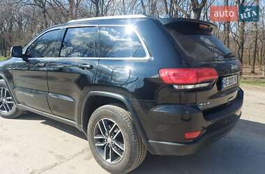 Внедорожник / Кроссовер Jeep Grand Cherokee 2017 в 