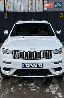 Позашляховик / Кросовер Jeep Grand Cherokee 2018 в 