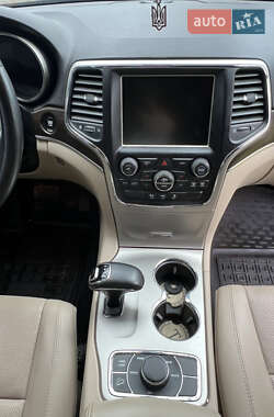 Позашляховик / Кросовер Jeep Grand Cherokee 2014 в 