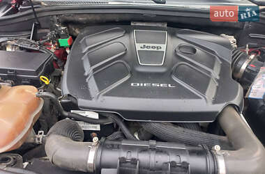 Позашляховик / Кросовер Jeep Grand Cherokee 2014 в 