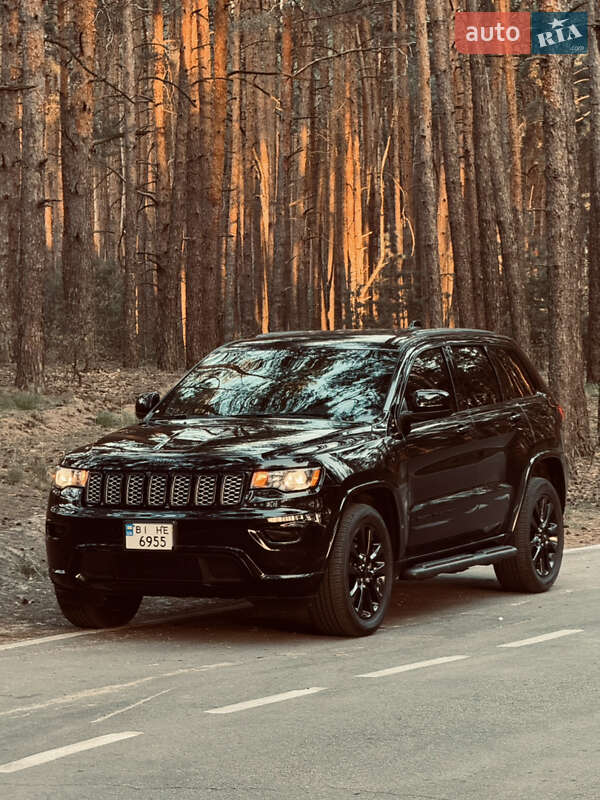 Внедорожник / Кроссовер Jeep Grand Cherokee 2017 в 