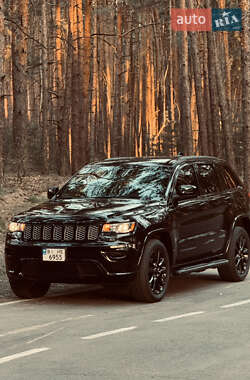Внедорожник / Кроссовер Jeep Grand Cherokee 2017 в 