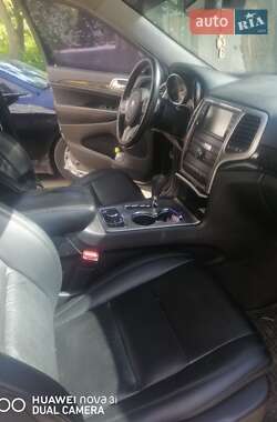 Внедорожник / Кроссовер Jeep Grand Cherokee 2013 в 