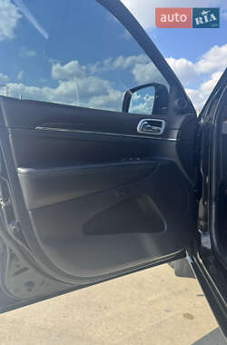 Внедорожник / Кроссовер Jeep Grand Cherokee 2013 в 