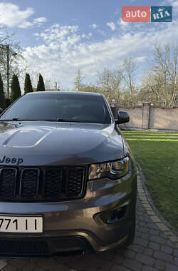 Внедорожник / Кроссовер Jeep Grand Cherokee 2020 в 