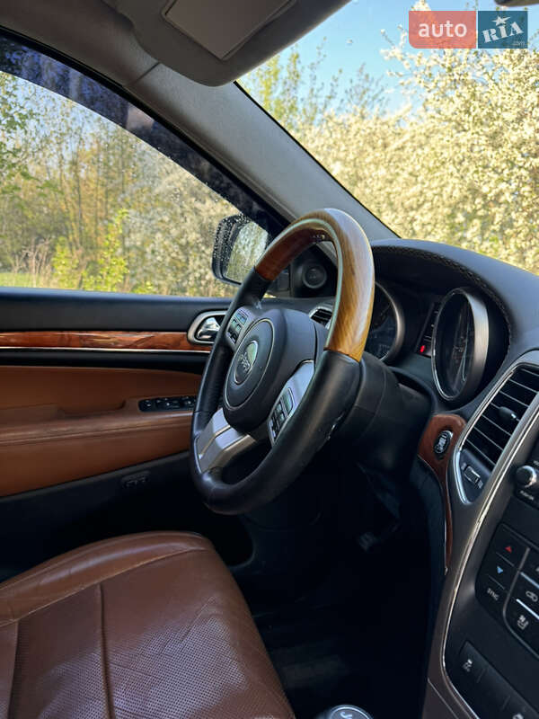 Внедорожник / Кроссовер Jeep Grand Cherokee 2011 в Виннице