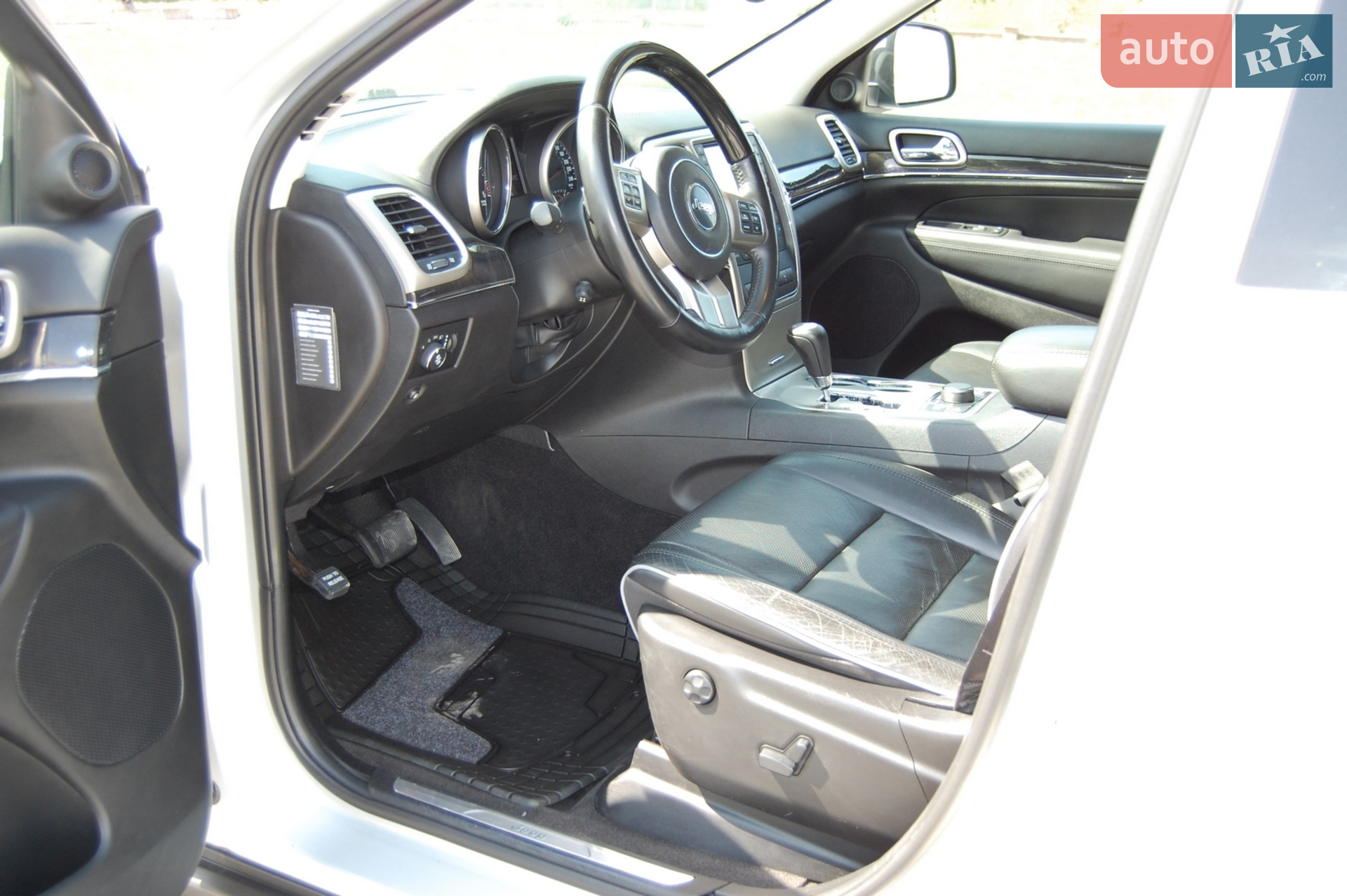 2012 Jeep Grand Cherokee - мініатюра 26