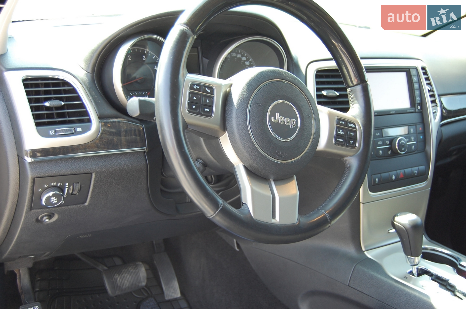 2012 Jeep Grand Cherokee - мініатюра 29