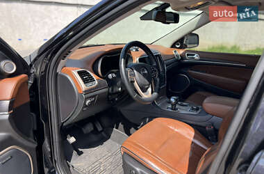 Внедорожник / Кроссовер Jeep Grand Cherokee 2015 в 
