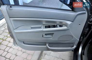 Внедорожник / Кроссовер Jeep Grand Cherokee 2006 в 