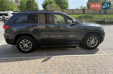 Внедорожник / Кроссовер Jeep Grand Cherokee 2015 в 