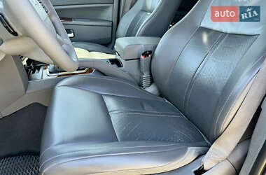 Позашляховик / Кросовер Jeep Grand Cherokee 2005 в 