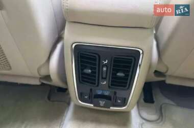 Внедорожник / Кроссовер Jeep Grand Cherokee 2015 в 