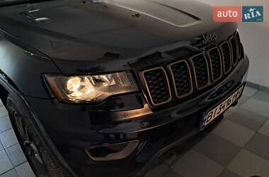 Внедорожник / Кроссовер Jeep Grand Cherokee 2016 в 