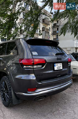 Внедорожник / Кроссовер Jeep Grand Cherokee 2016 в 