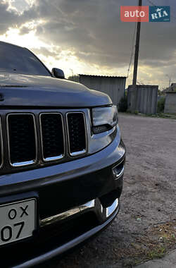 Внедорожник / Кроссовер Jeep Grand Cherokee 2016 в 