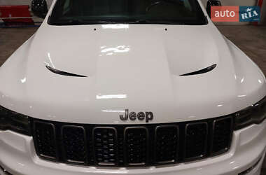 Внедорожник / Кроссовер Jeep Grand Cherokee 2020 в 