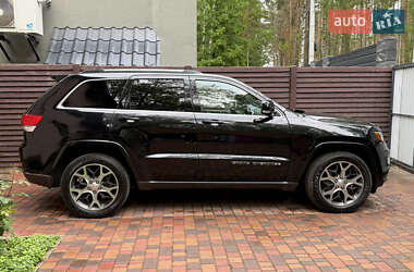 Позашляховик / Кросовер Jeep Grand Cherokee 2018 в 