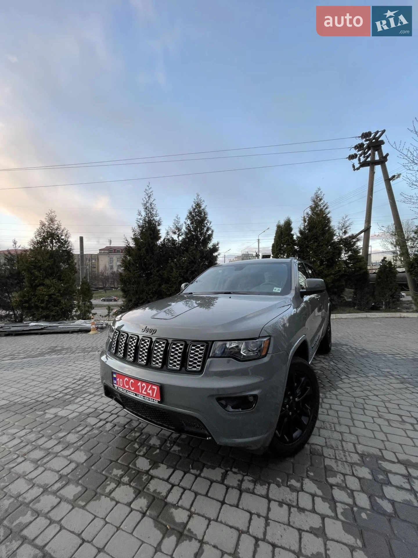 2020 Jeep Grand Cherokee - фото 1