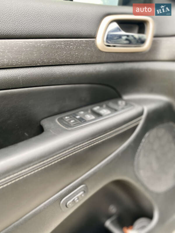 Позашляховик / Кросовер Jeep Grand Cherokee 2016 в Новояворівську