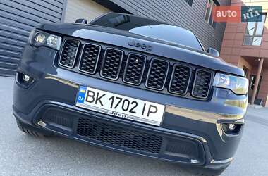 Позашляховик / Кросовер Jeep Grand Cherokee 2017 в 
