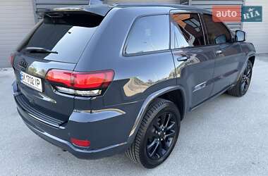 Позашляховик / Кросовер Jeep Grand Cherokee 2017 в 