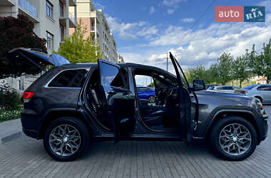 Позашляховик / Кросовер Jeep Grand Cherokee 2018 в 