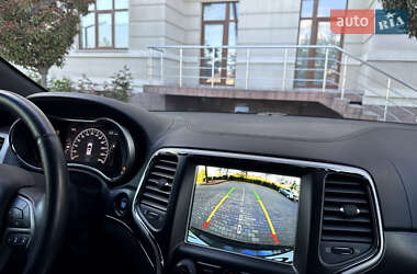 Позашляховик / Кросовер Jeep Grand Cherokee 2018 в 