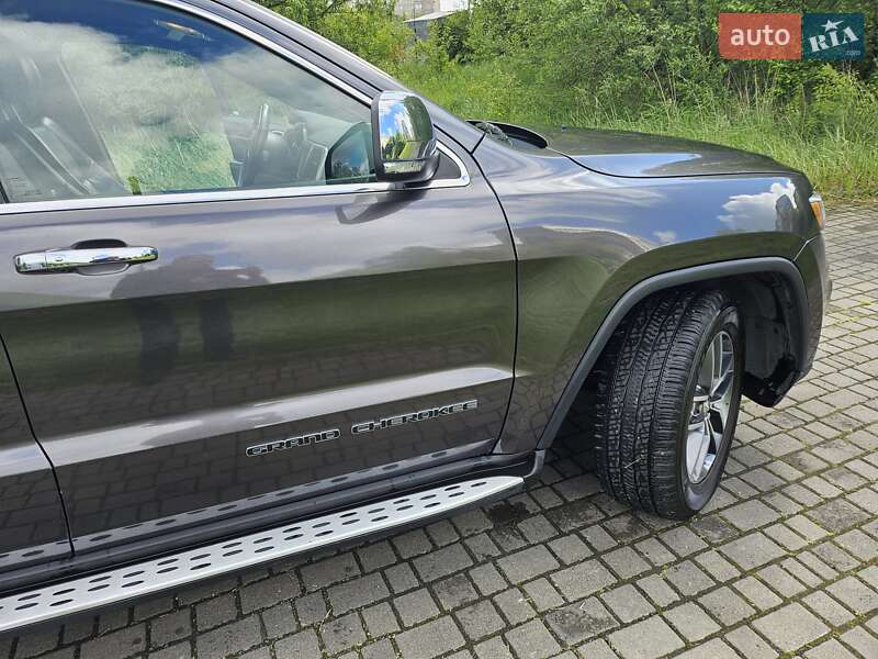 Внедорожник / Кроссовер Jeep Grand Cherokee 2017 в Львове