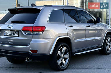 Позашляховик / Кросовер Jeep Grand Cherokee 2014 в 