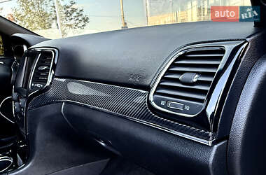 Позашляховик / Кросовер Jeep Grand Cherokee 2014 в 