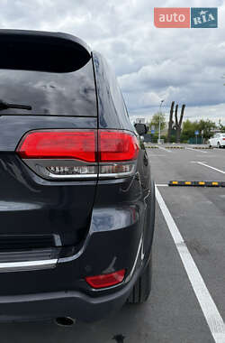 Внедорожник / Кроссовер Jeep Grand Cherokee 2016 в 
