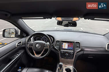 Внедорожник / Кроссовер Jeep Grand Cherokee 2016 в 