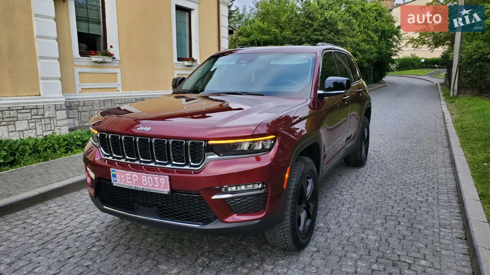 2022 Jeep Grand Cherokee - фото 1