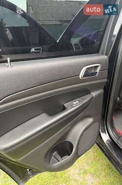 Позашляховик / Кросовер Jeep Grand Cherokee 2017 в 