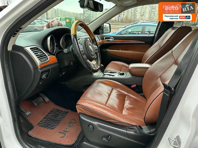 Внедорожник / Кроссовер Jeep Grand Cherokee 2012 в Броварах