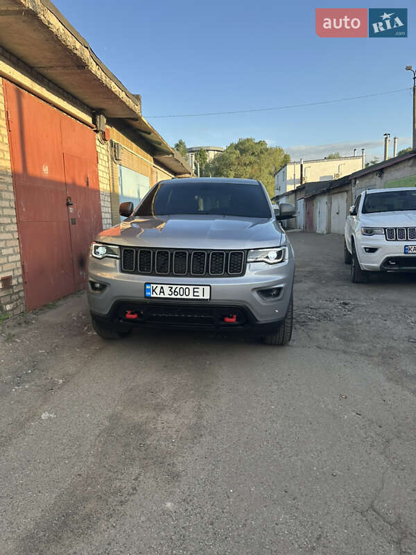Внедорожник / Кроссовер Jeep Grand Cherokee 2018 в 