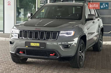 Позашляховик / Кросовер Jeep Grand Cherokee 2020 в 