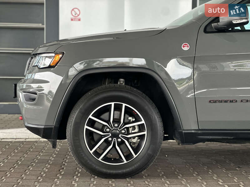 Внедорожник / Кроссовер Jeep Grand Cherokee 2020 в Киеве