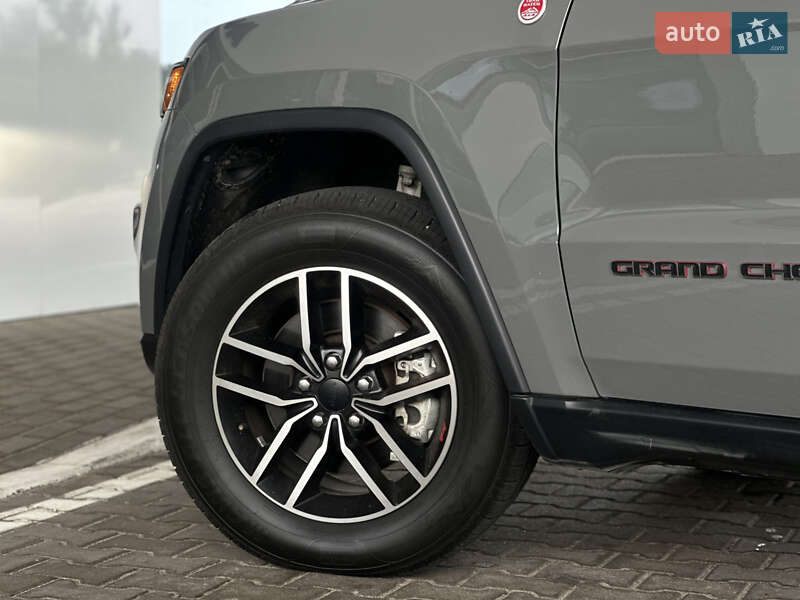 Внедорожник / Кроссовер Jeep Grand Cherokee 2020 в Киеве