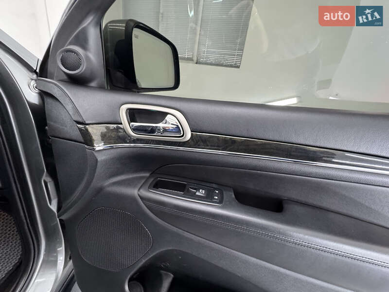 Внедорожник / Кроссовер Jeep Grand Cherokee 2011 в Трускавце